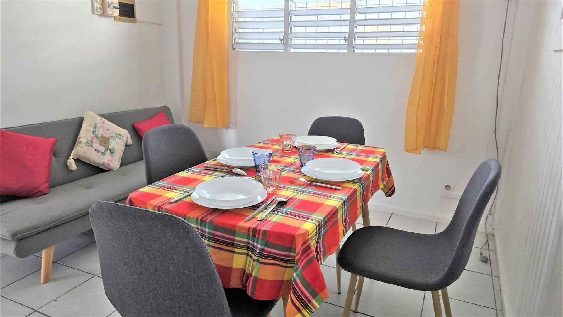 Suite Familiale 4 Personnes Chez L'Habitant - Sports & Aeroport A Proximite Le Lamentin